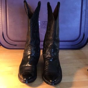 Cowboy boots circa 1990’s black/embroidered